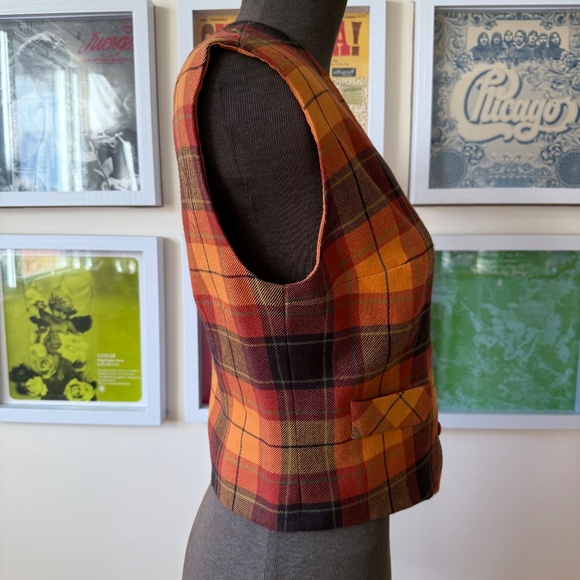 Vintage 70s Tartan Plaid wool vest in autumn tones (orange, rust, burgundy, blac - Picture 3 of 8